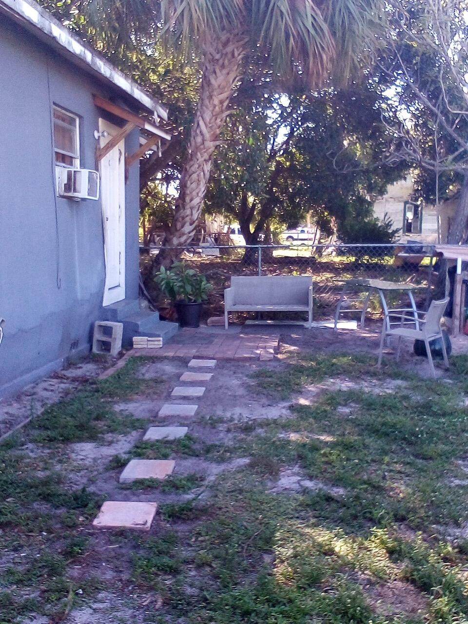 918 10th Street - Photo 1