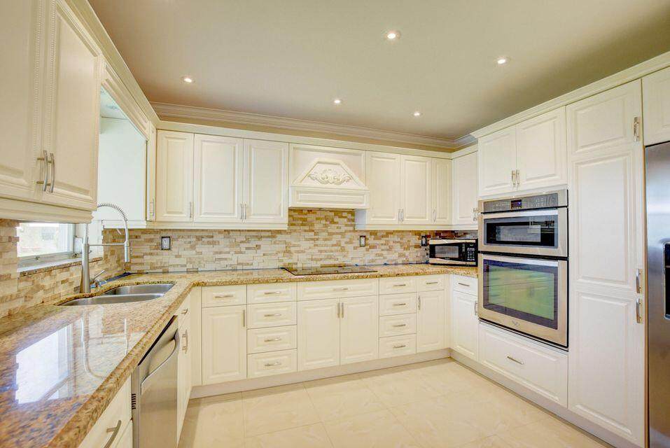 806 5th Avenue - Photo 1