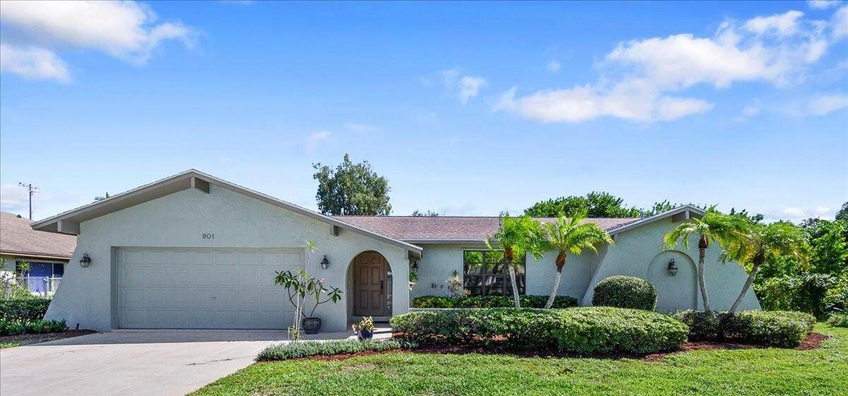 901 Alamanda Drive - Photo 1