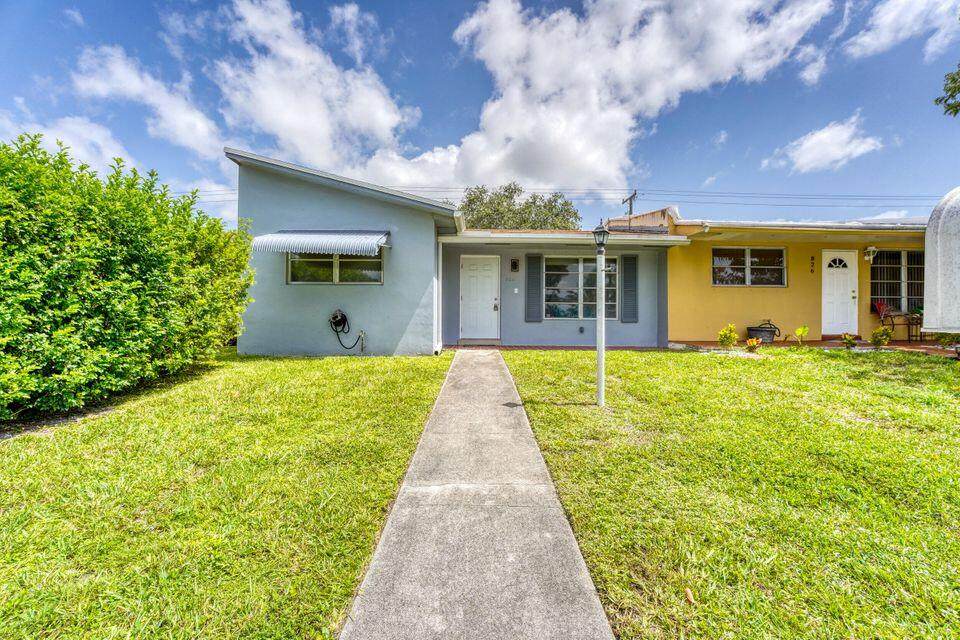 824 Golf Drive - Photo 1