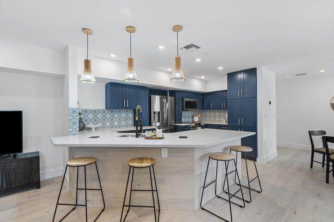 202 Lytton Court - Photo 1