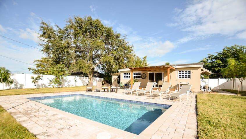 1638 3rd Avenue - Photo 1