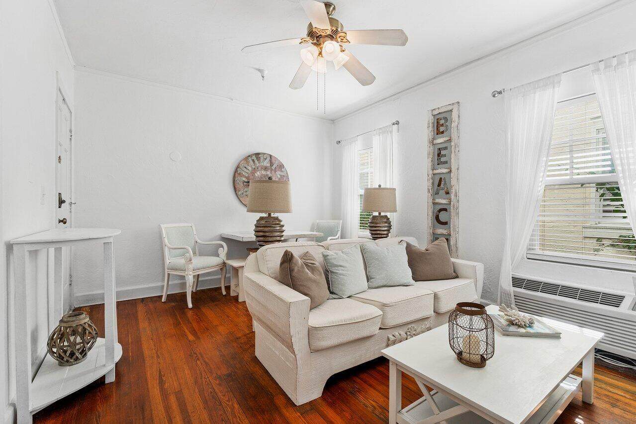 184 Sunset Avenue - Photo 1