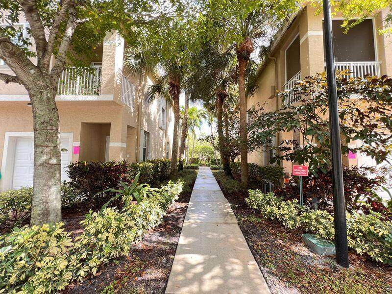 117 Lighthouse Circle - Photo 1