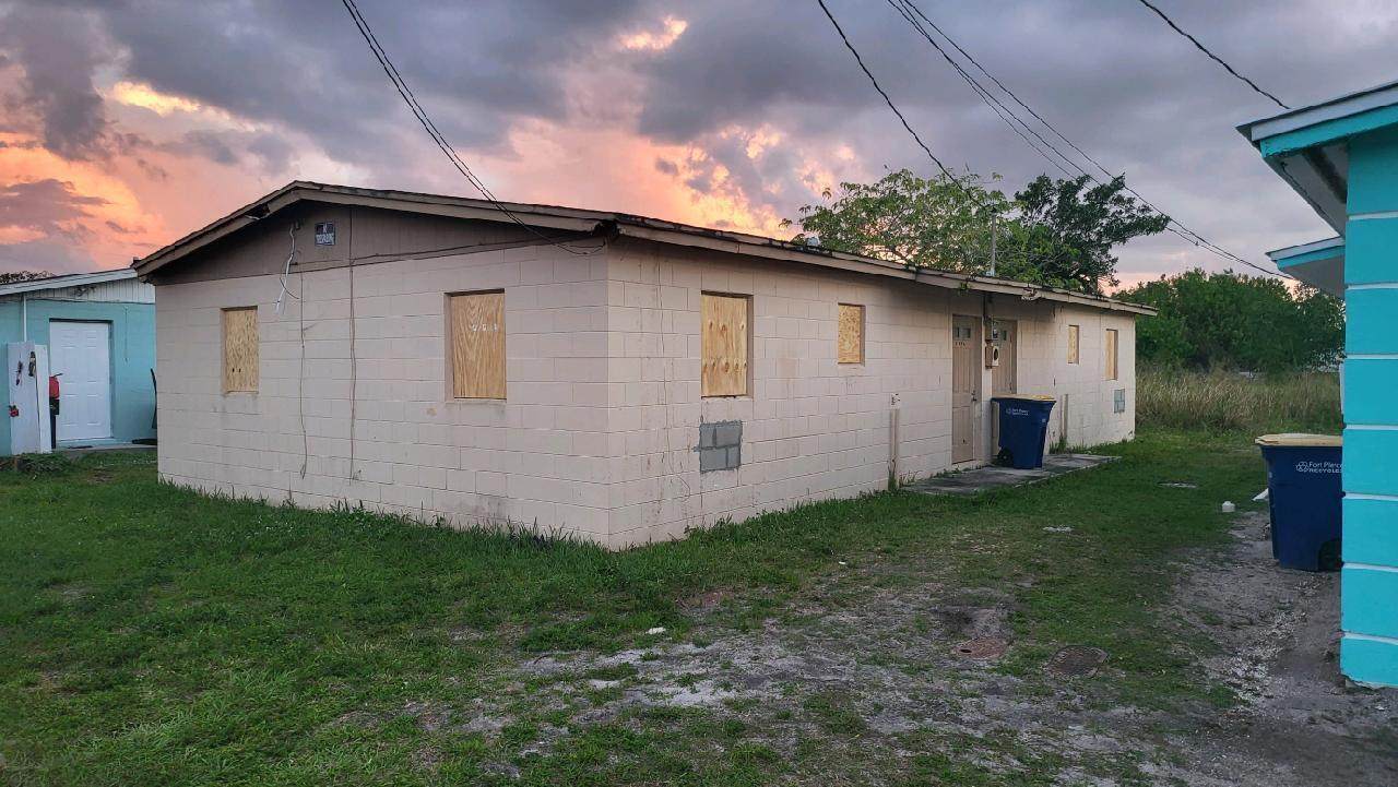 1607 Avenue O - Photo 1
