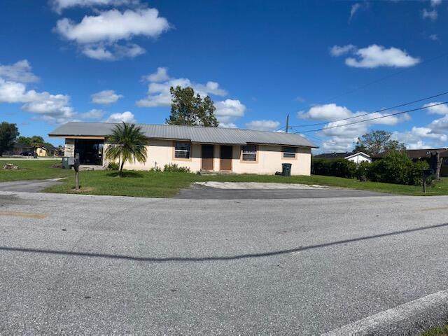 2101 Avenue I - Photo 1