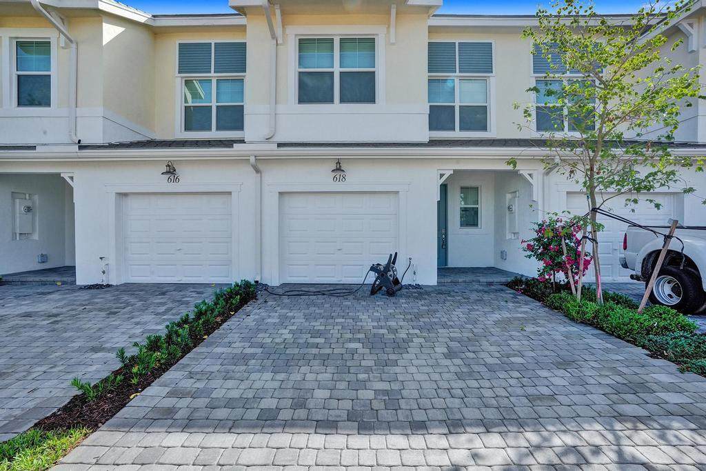 612 Parsons Way - Photo 1
