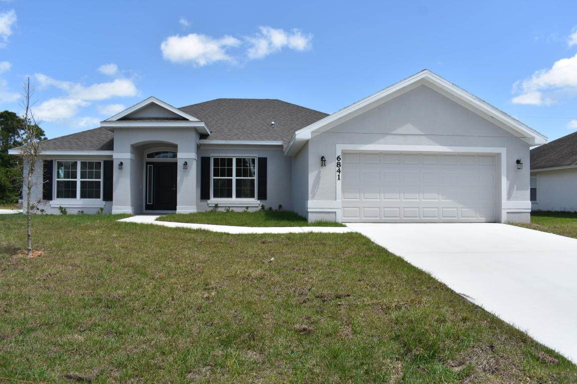 5462 Scepter Drive - Photo 1