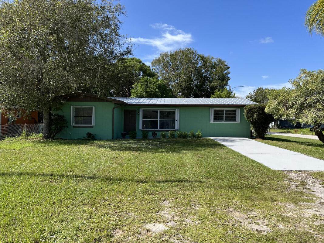313 20th Street - Photo 1
