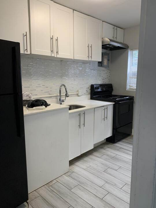 2722 Poinsettia Avenue - Photo 1
