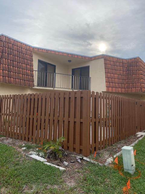 122 Springdale Circle - Photo 1