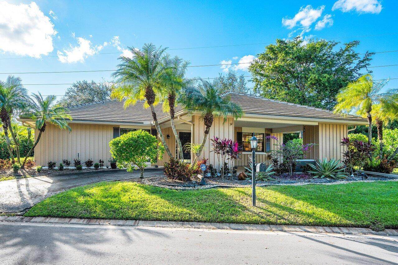 728 Muirfield Cir - Photo 1