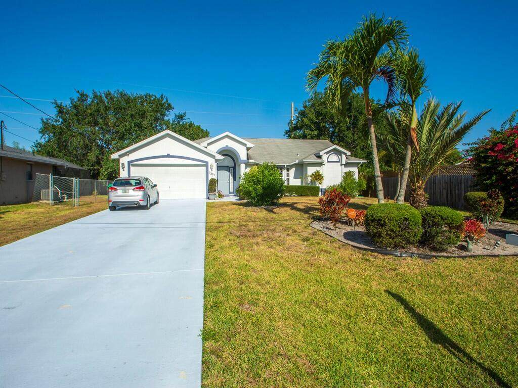 3229 Quay Street - Photo 1