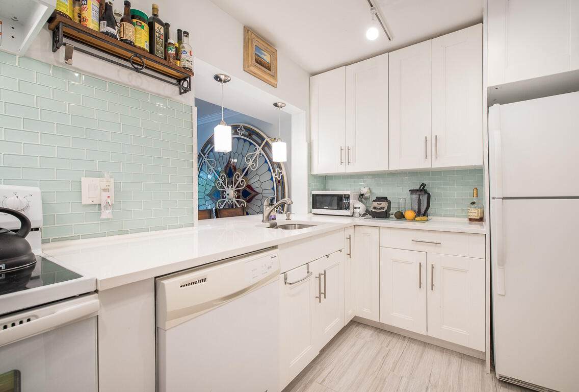 5220 Las Verdes Circle - Photo 1