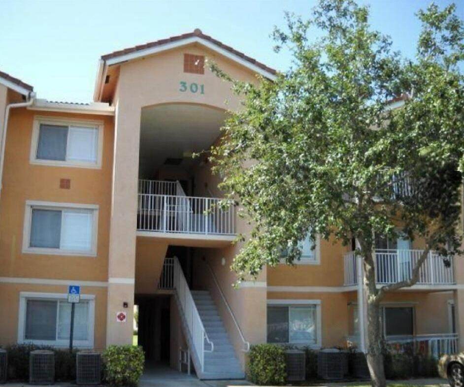 301 Palm Drive - Photo 1
