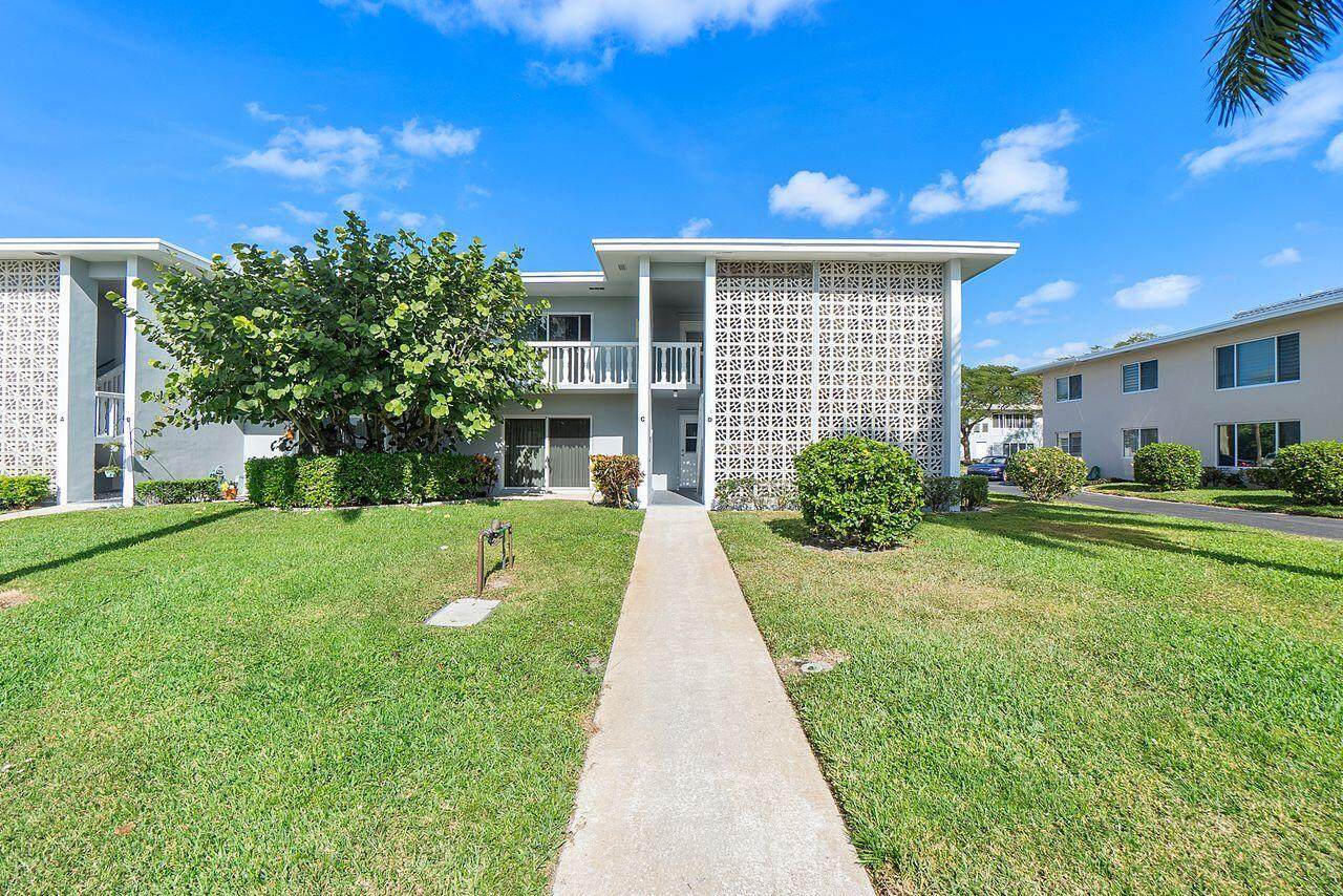 225 Main Boulevard - Photo 1