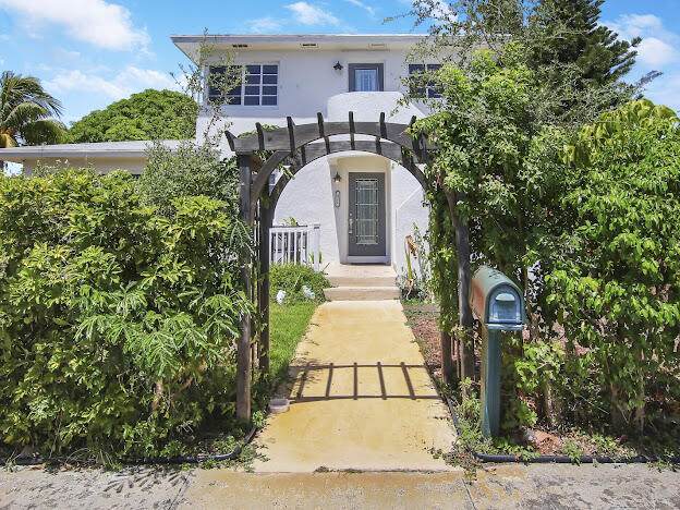 421 Ocean Breeze - Photo 1