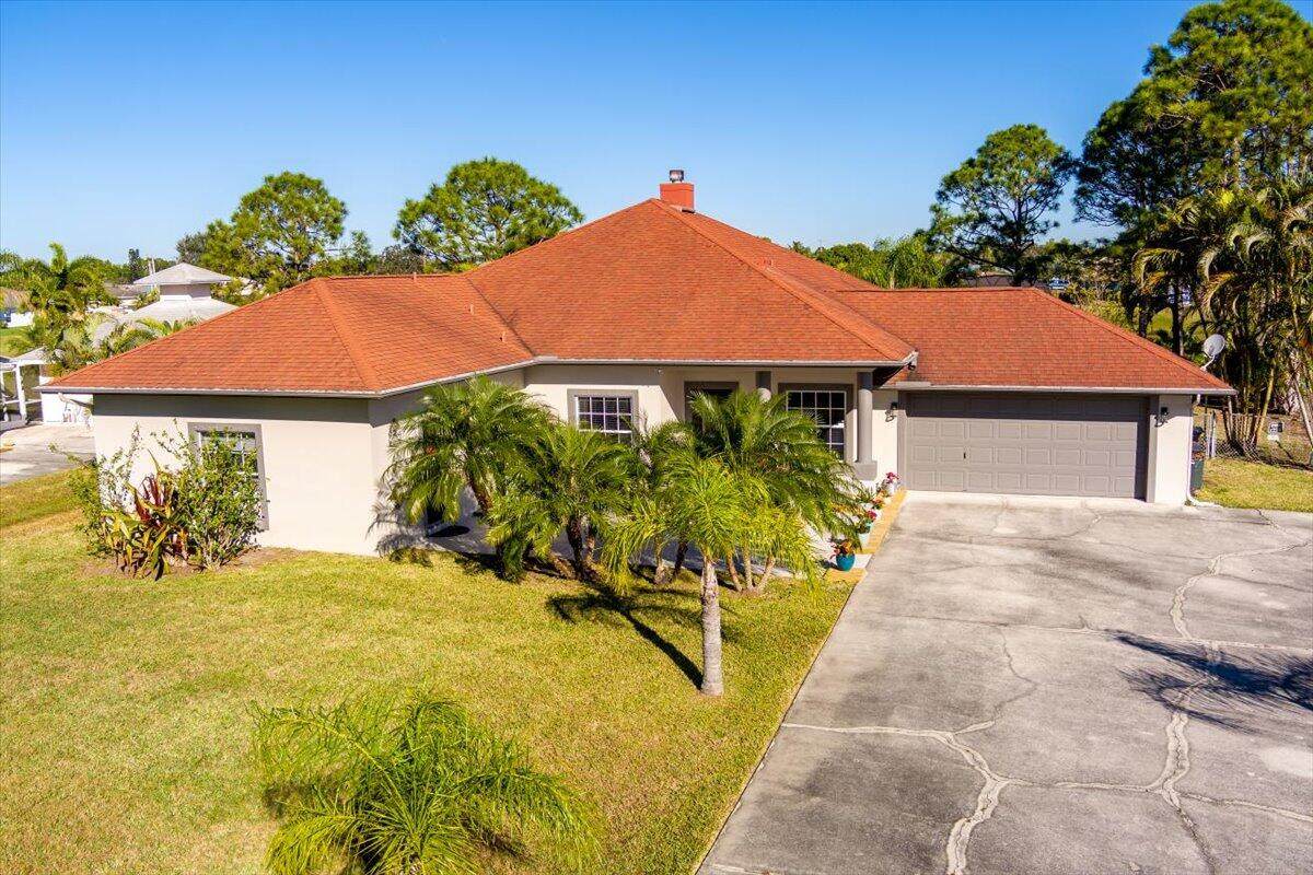 256 Ridgecrest Drive - Photo 1