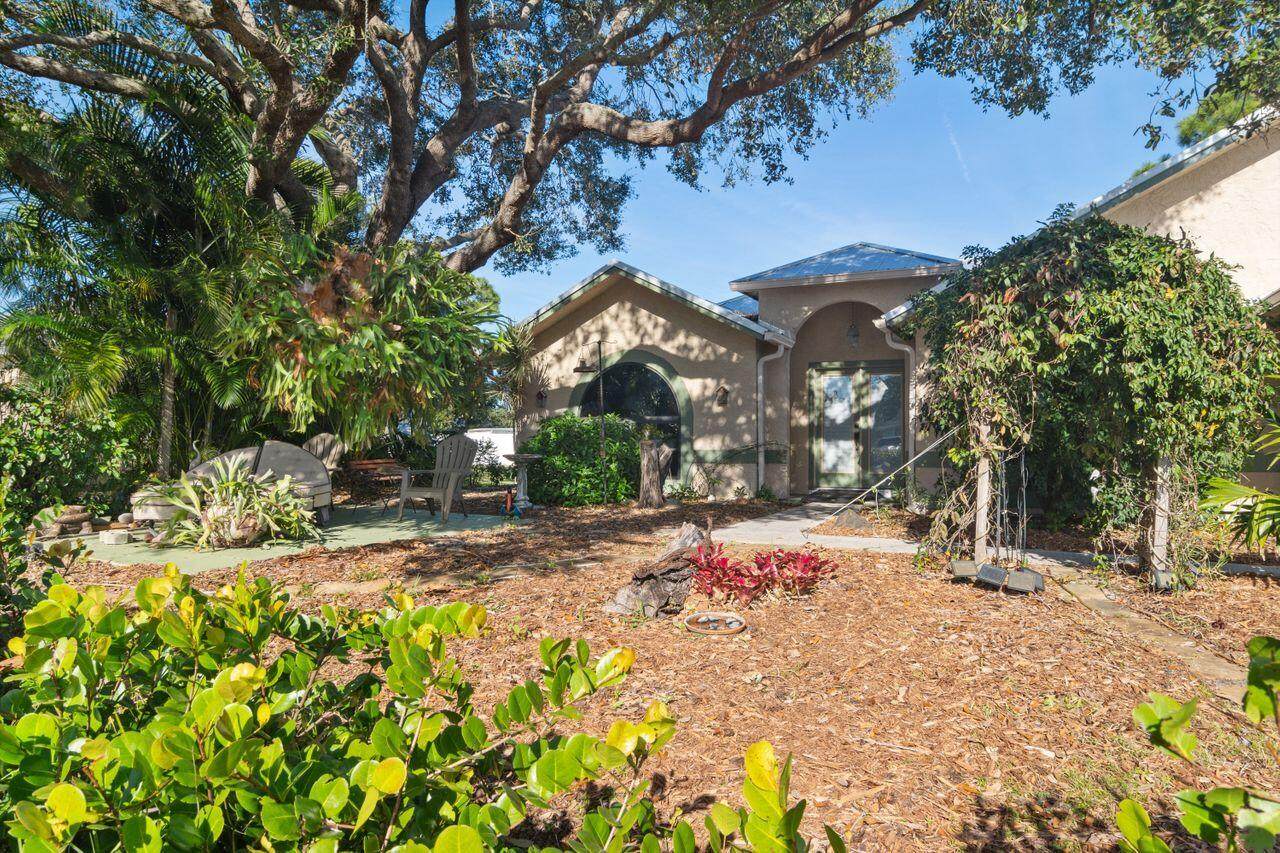 449 Strait Avenue - Photo 1