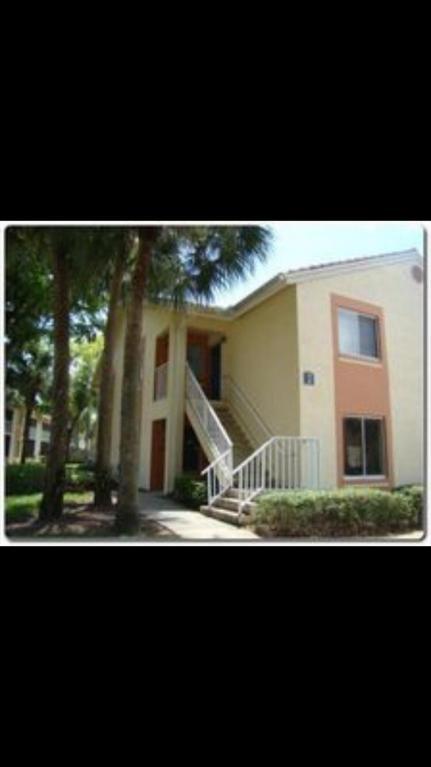 1052 The Pointe Drive - Photo 1