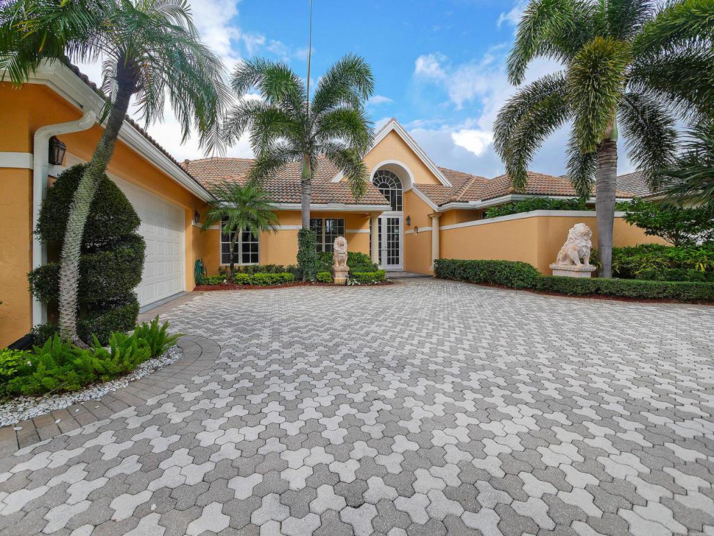 34 Saint James Drive - Photo 1