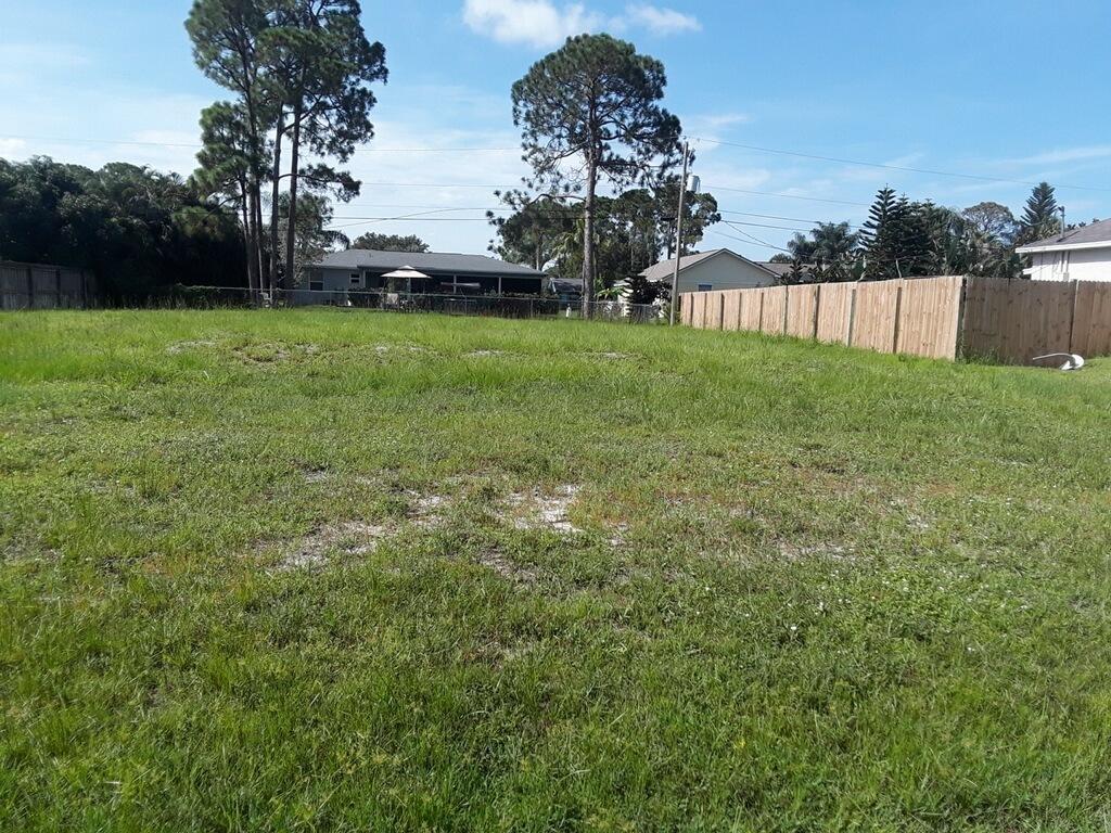 672 Duval Avenue - Photo 1