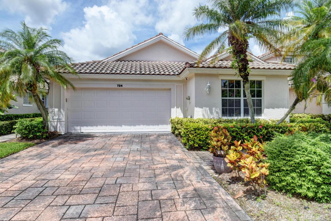 724 Pinehurst Way - Photo 1