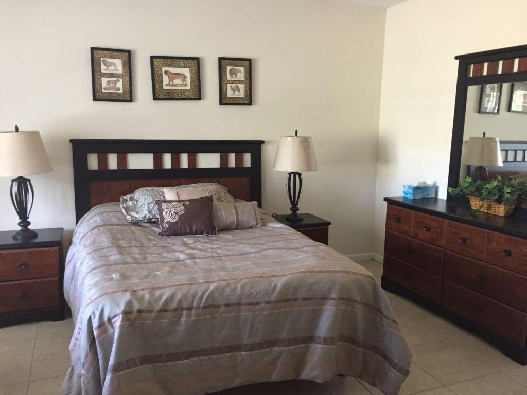 405 High Point Boulevard - Photo 1