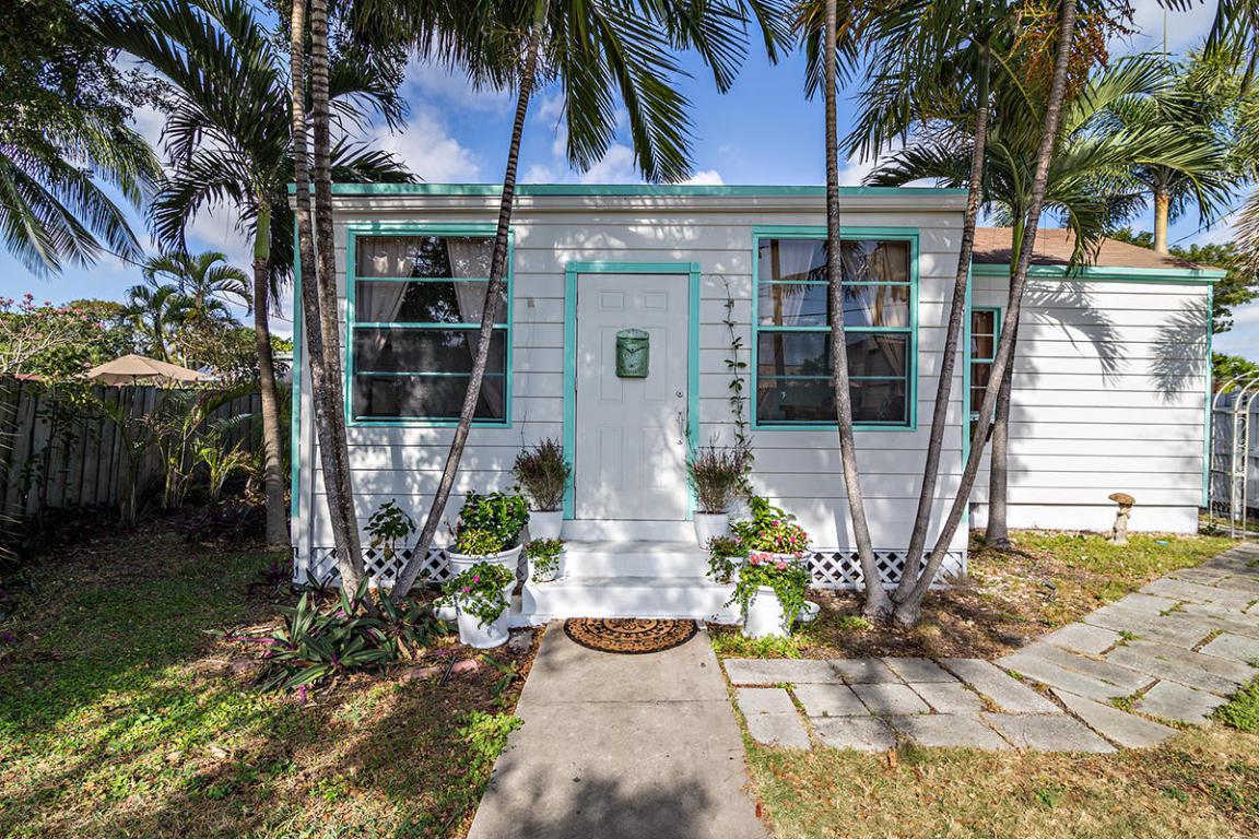 2715 Parker Avenue - Photo 1