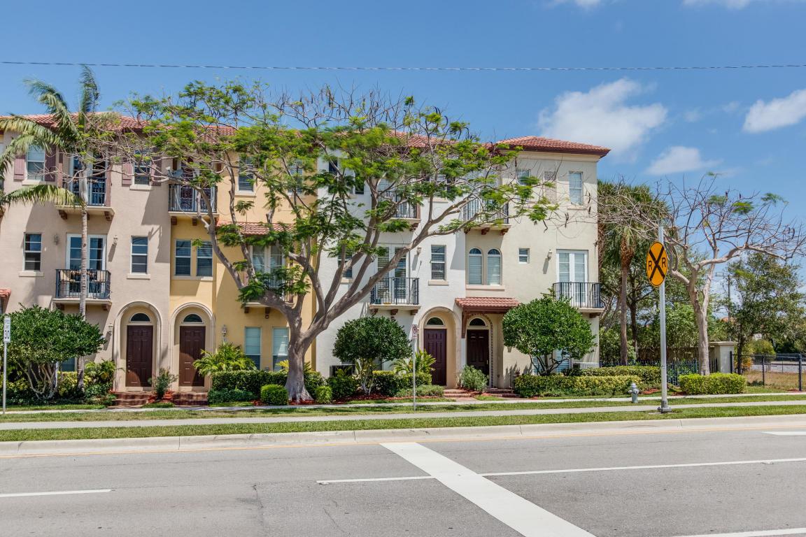 20 Via Floresta Drive - Photo 1