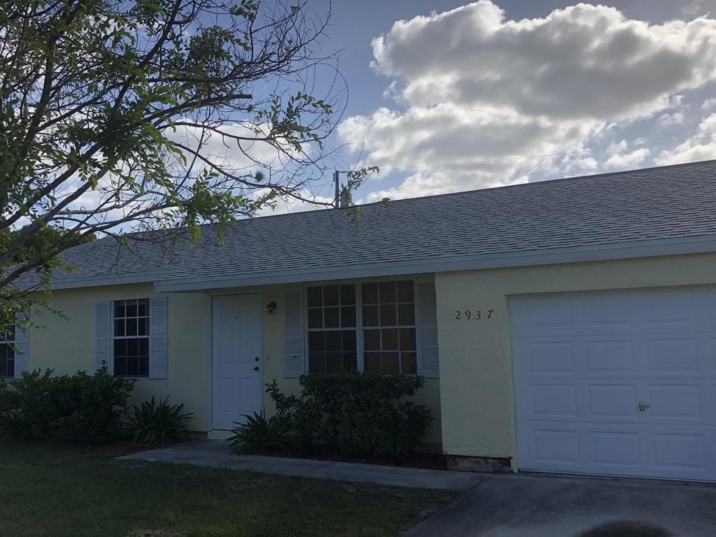 2937 East Blackwell Drive - Photo 1