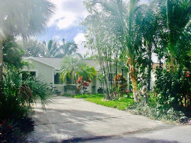1940 Pleasant Drive - Photo 1