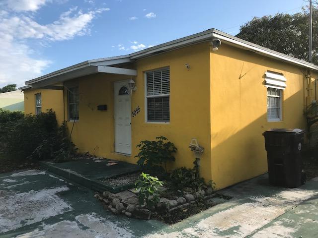 3025 Ridgeway Avenue - Photo 1
