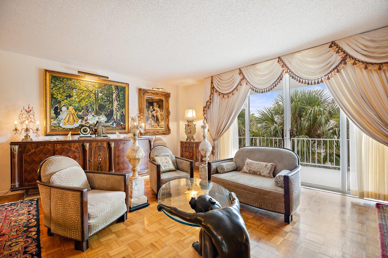 100 Worth Avenue - Photo 1