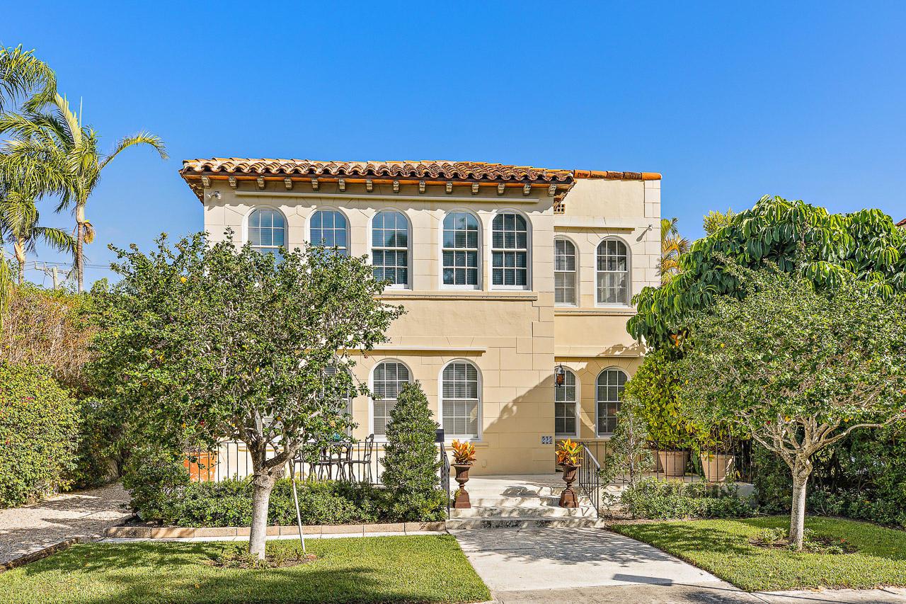 223 Seminole Avenue - Photo 1