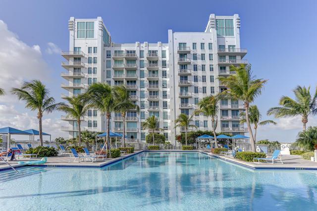 300 Australian Avenue - Photo 1