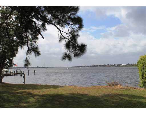 701 Sunset Drive - Photo 1