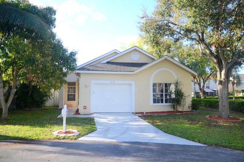 1237 Sussex Street - Photo 1
