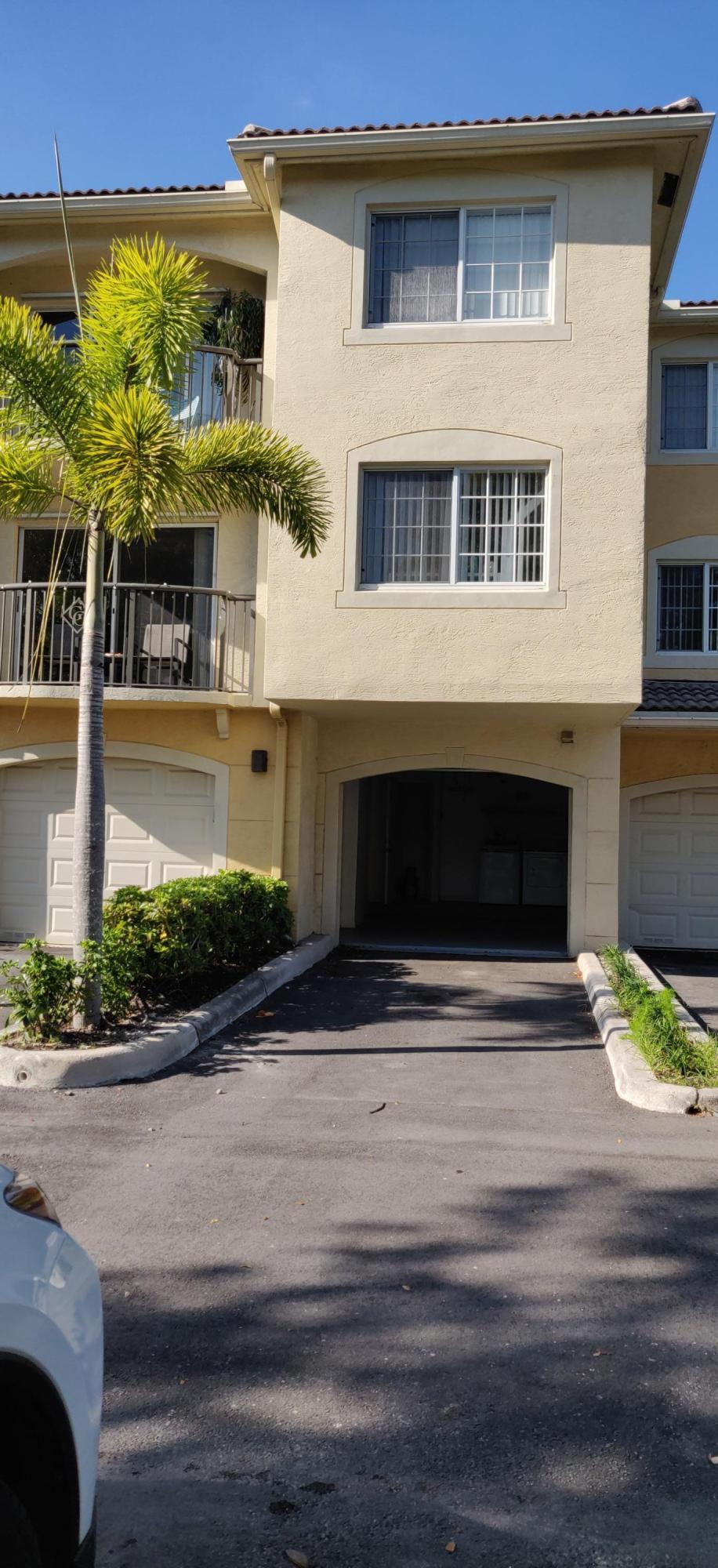 900 Crestwood Court - Photo 1