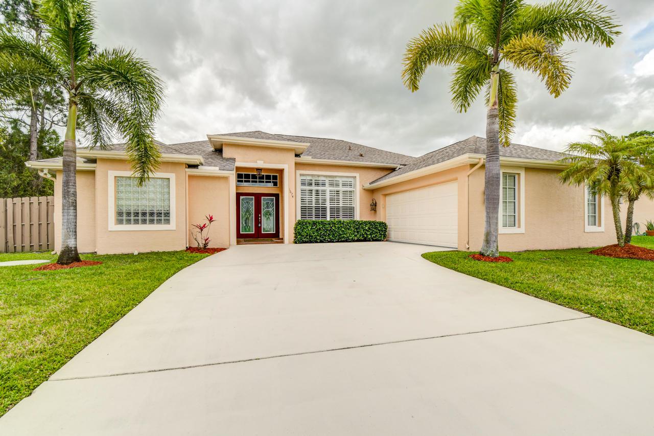 1674 Malmo Road - Photo 1