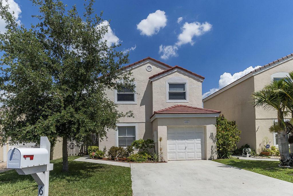 6181 Seminole Terrace - Photo 1