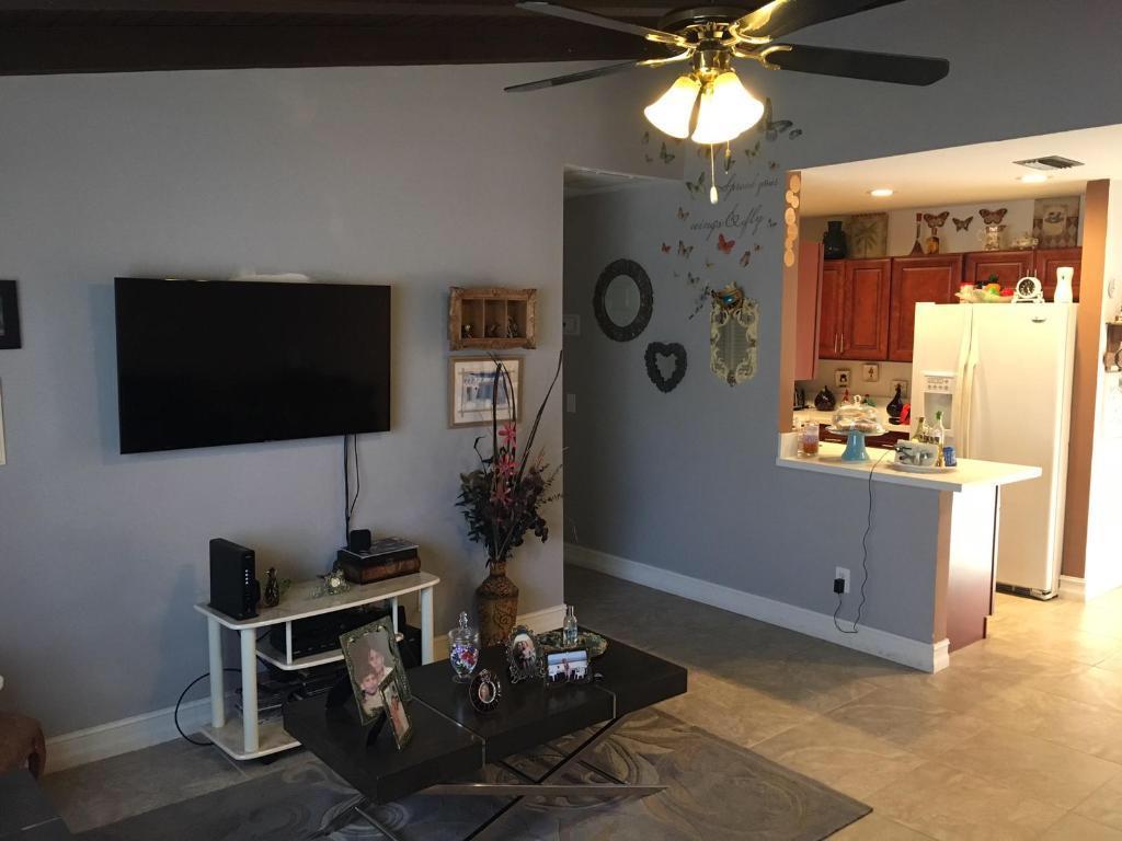 403 Glenwood Drive - Photo 1