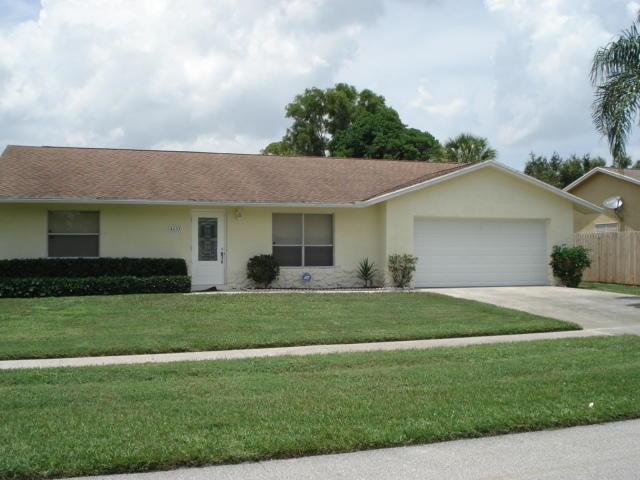 4633 Blue Pine Circle - Photo 1