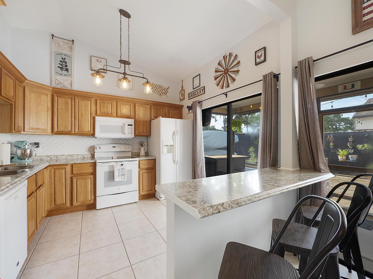 106 Sherwood Circle - Photo 1