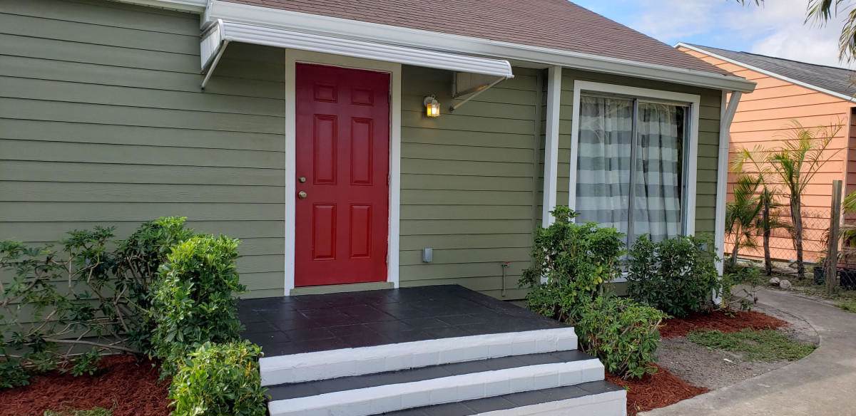 720 Summit Boulevard - Photo 1