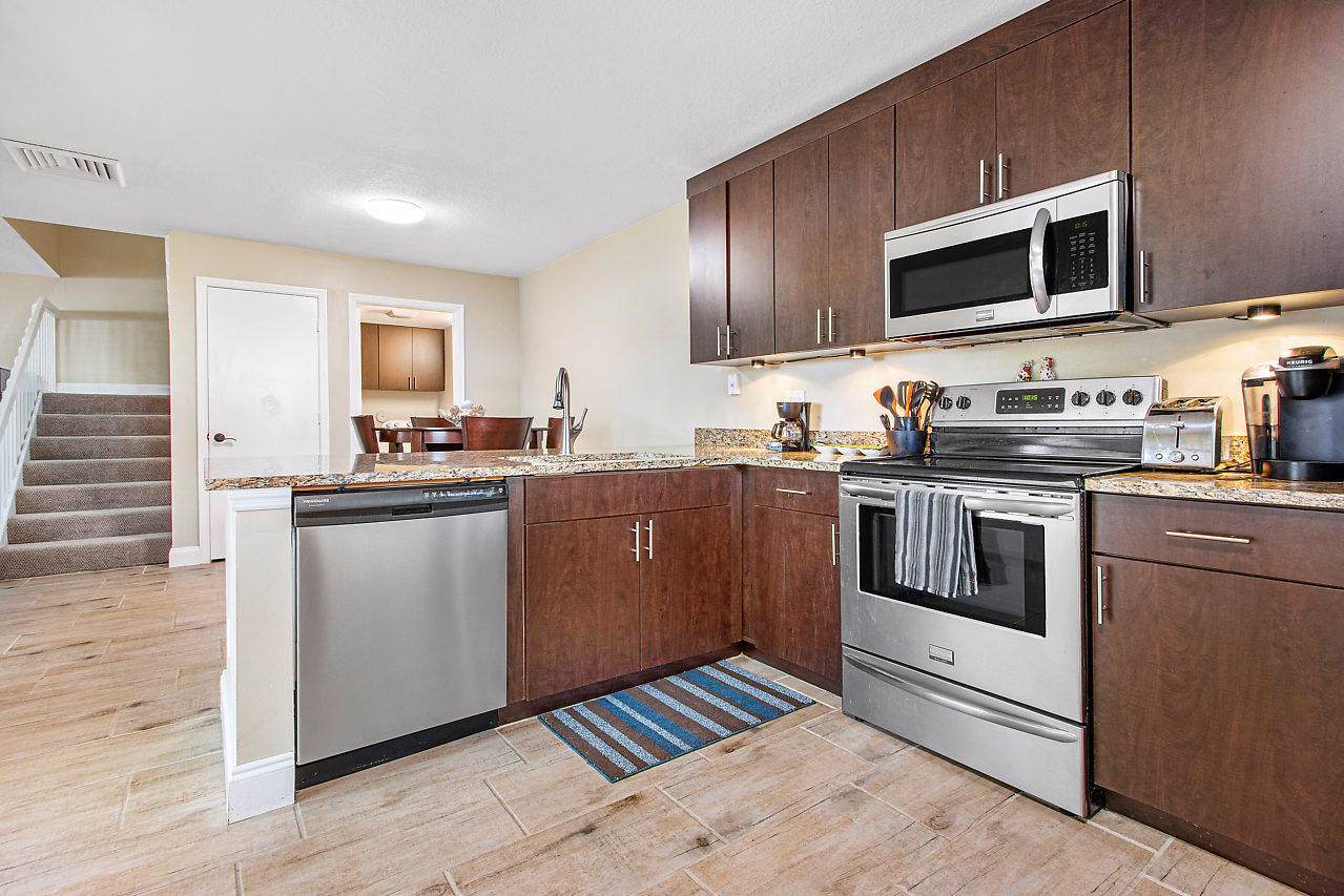 1817 Middleton Way - Photo 1