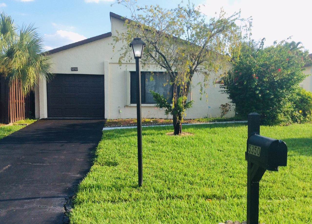 5350 Mirror Lakes Boulevard - Photo 1