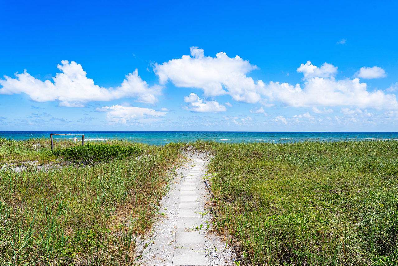 1835 Ocean Boulevard - Photo 1