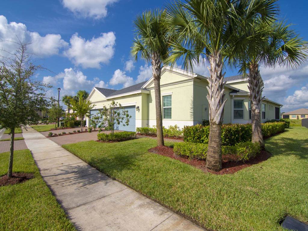 11224 Parkside Drive - Photo 1