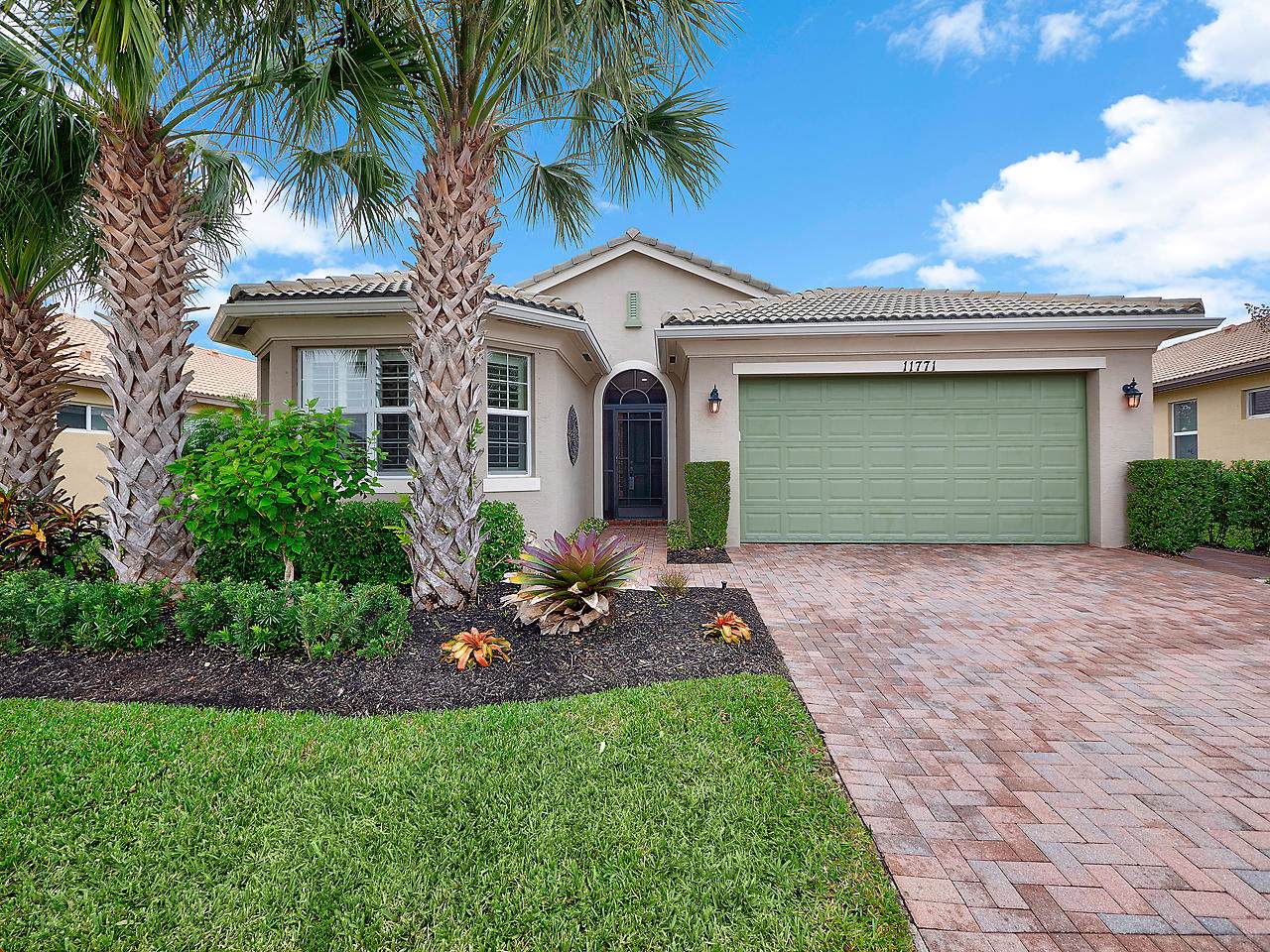11771 Crestwood Circle - Photo 1